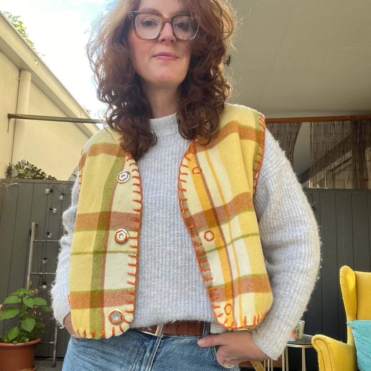VEST Julie