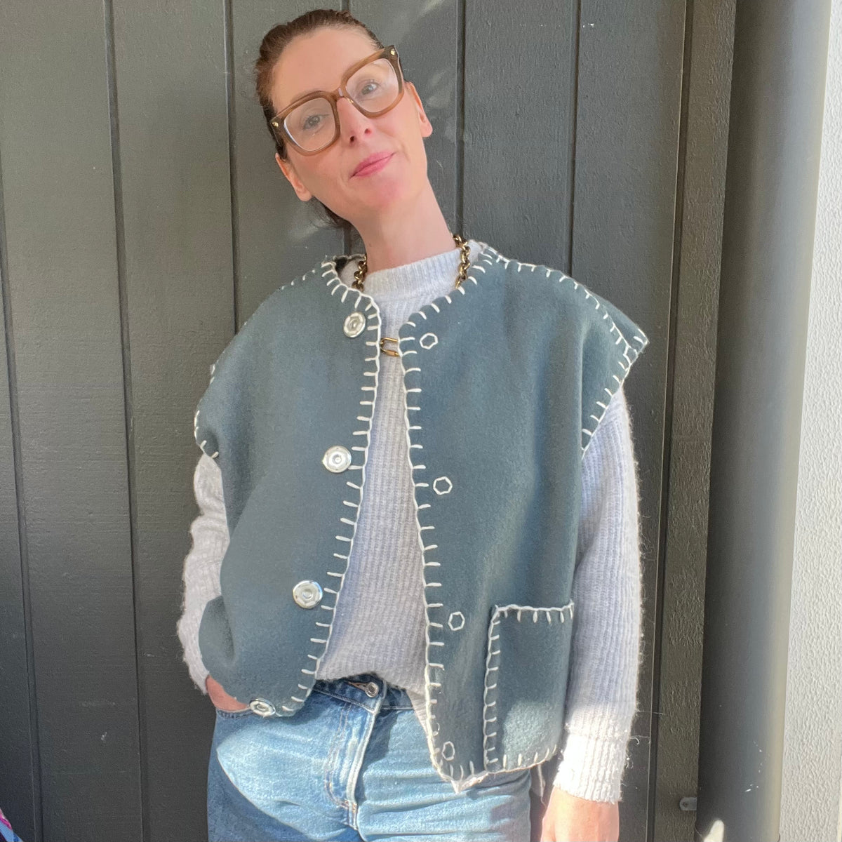 VEST GREY