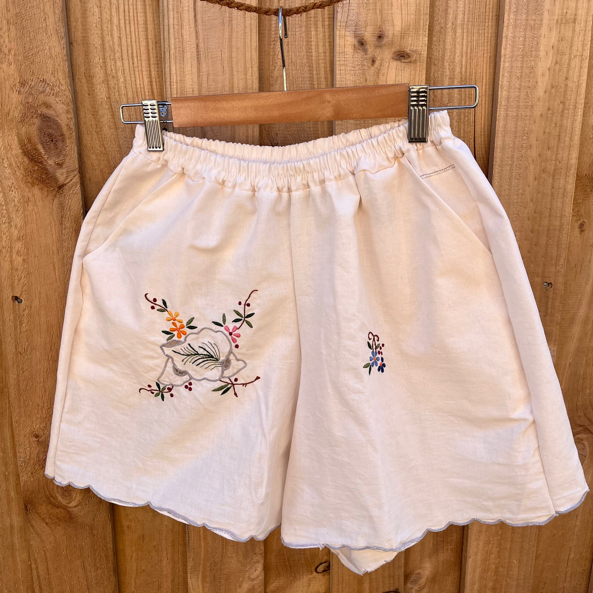 Short Embroidered SIZE S