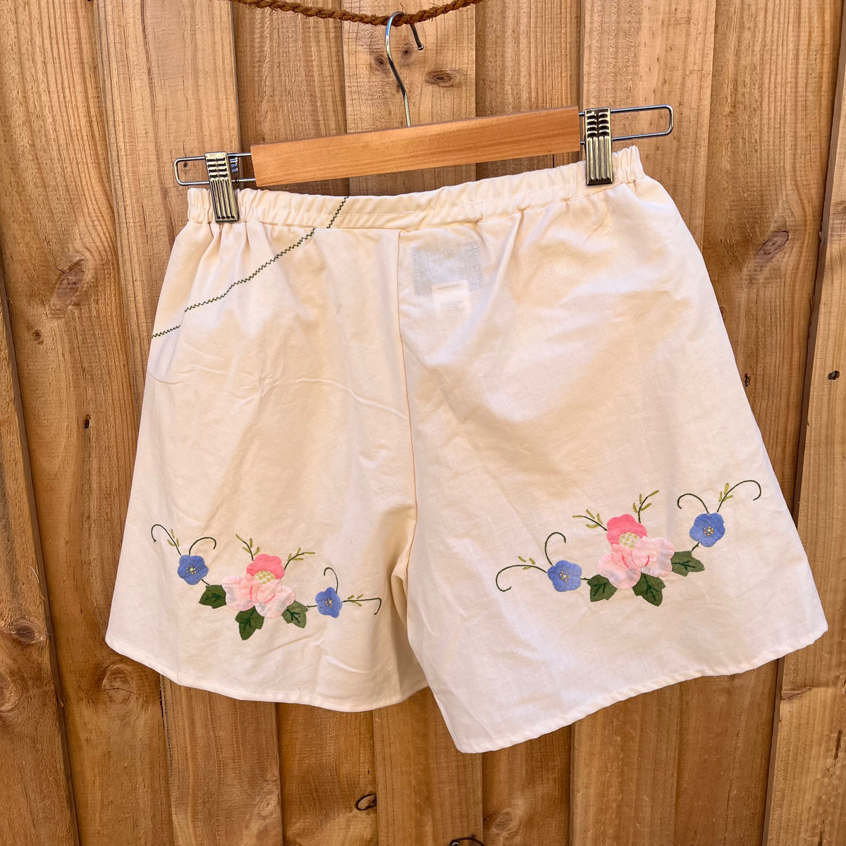 Short Fleurs brodées SIZE M