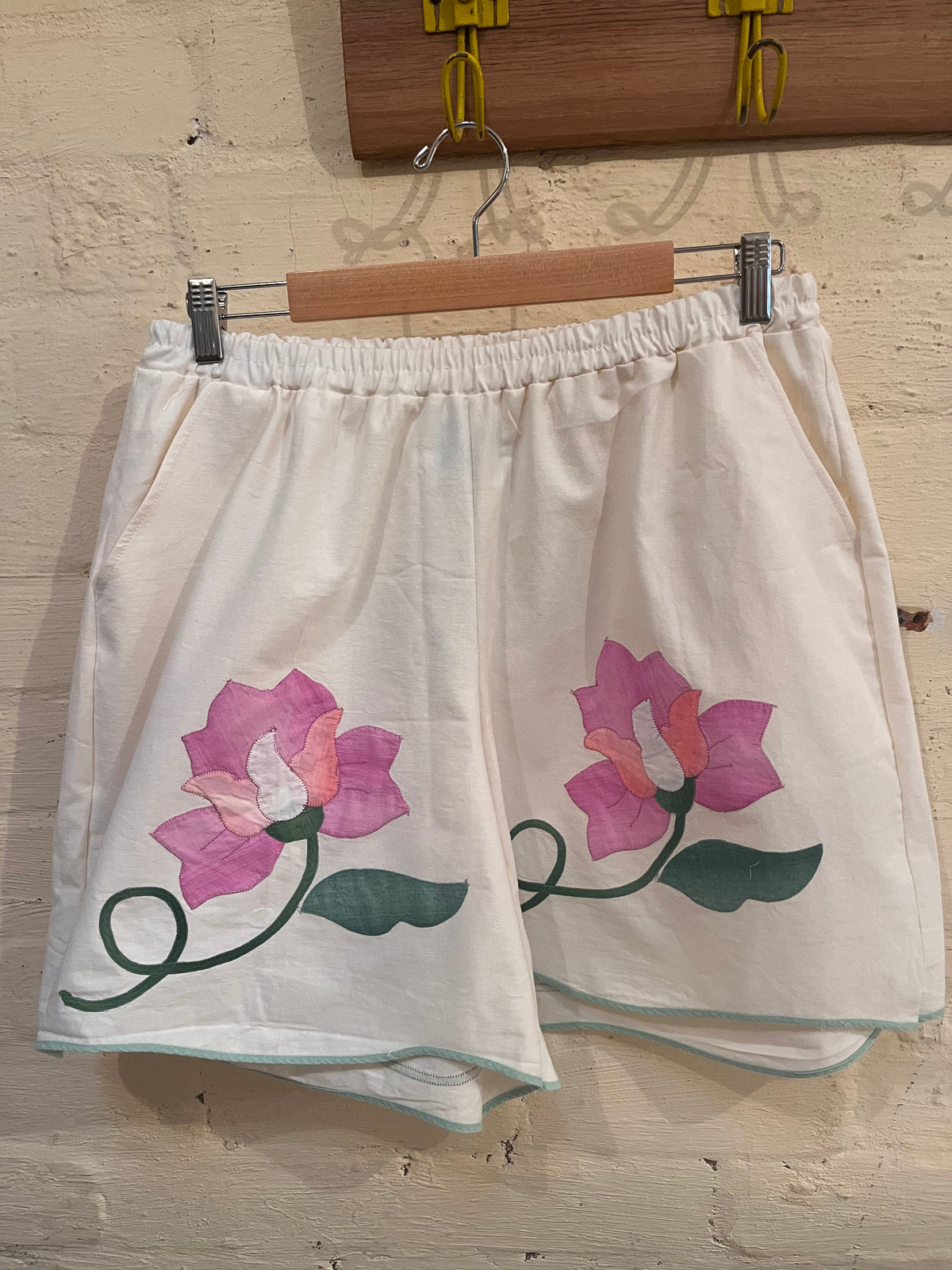 Short a fleurs size L 16/18